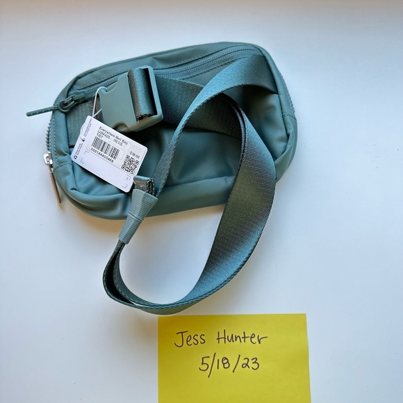 NWT Tidewater Teal lululemon Everywhere Belt Bag - Picture 4 of 4